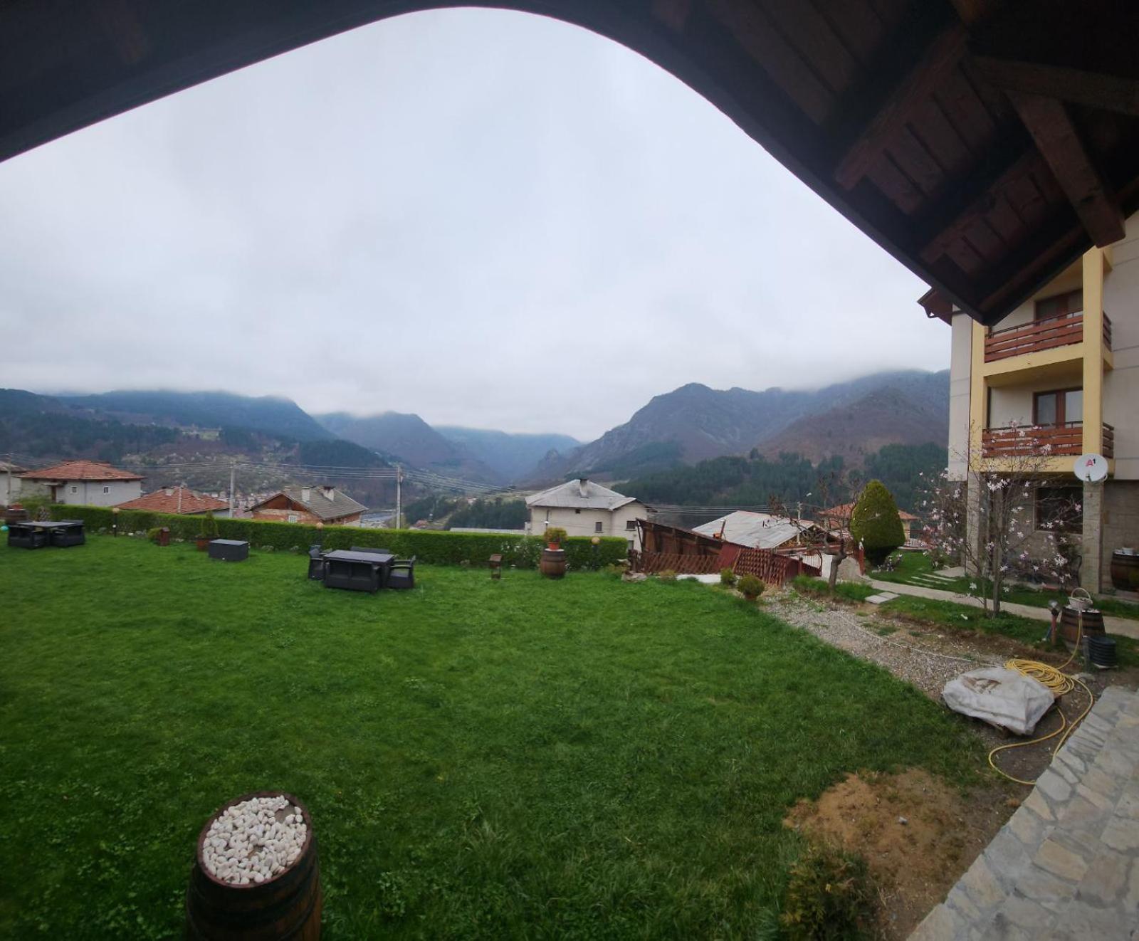 Kris Guest House Devin Ngoại thất bức ảnh